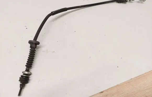 Subaru Impreza II Gear shift cable linkage