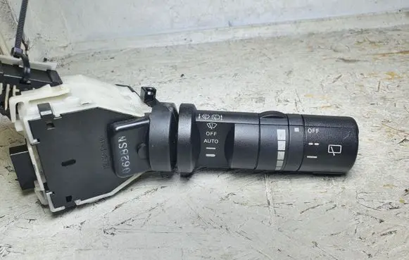 Nissan Qashqai Wiper control stalk 0628SN