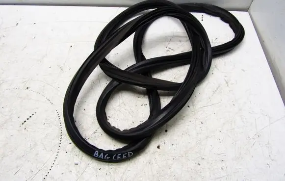 KIA Ceed Trunk rubber seal (body) 