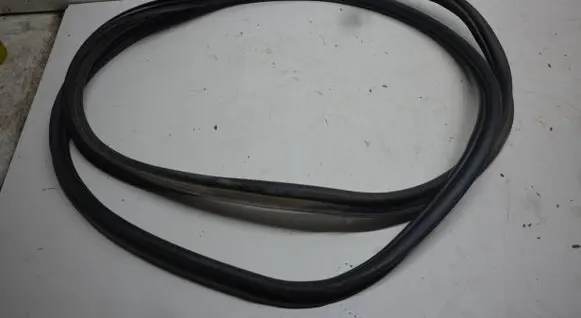 Peugeot 308 SW Trunk rubber seal (body) 