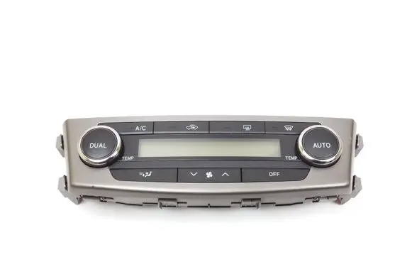 Toyota Avensis T270 Climate control unit 5590005470 E1064719 T1000767L