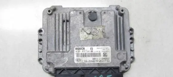 KIA Ceed Engine control unit/module 0281019360