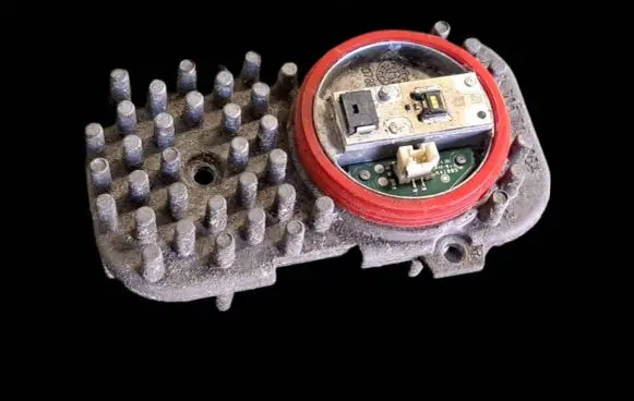 BMW X5 E70 LED ballast control module 1305715084