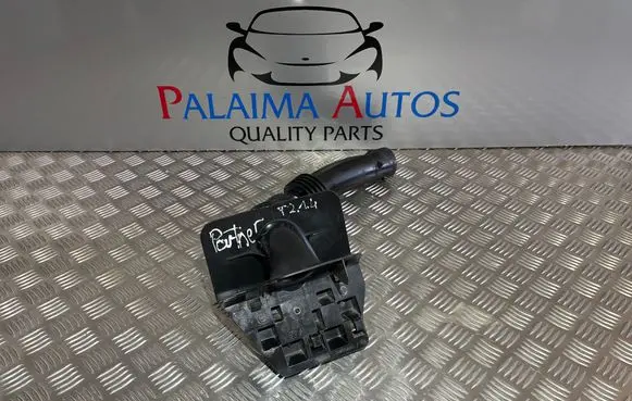 Peugeot Partner Air intake duct part 9685952880