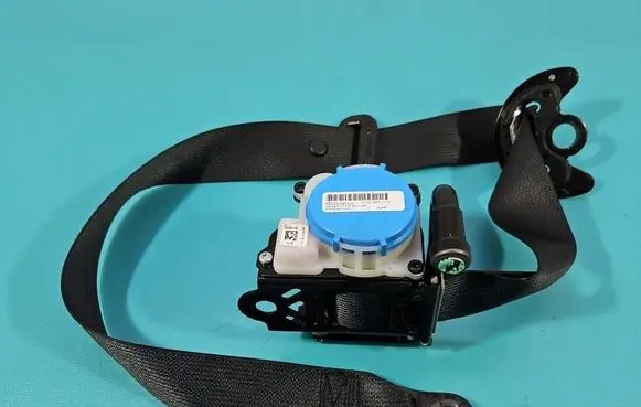 Toyota Aygo AB40 Front seatbelt 307927410 IMPRK1542863