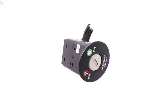 Passenger airbag on/off switch