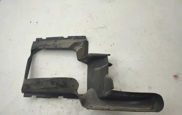 Audi Q7 4L Intercooler air channel guide 4L0117336