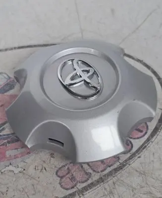 Toyota Land Cruiser (J150) Original wheel cap 4260B60030
