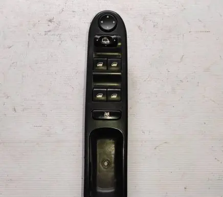 Peugeot 307 Electric window control switch 96531124XT