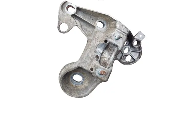 Audi A4 S4 B7 8E 8H Engine mounting bracket 8E0199352F