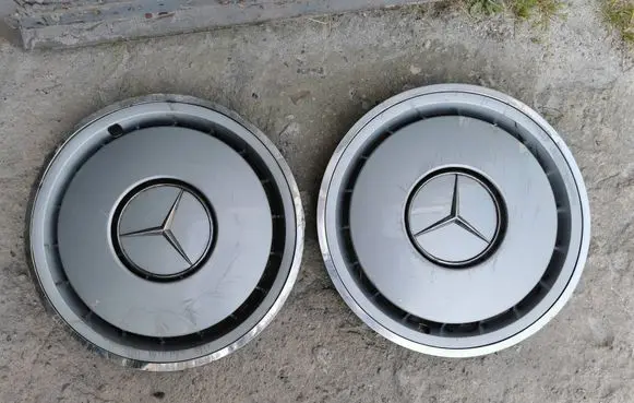 Mercedes-Benz E W124 R15 wheel hub/cap/trim 1244010924