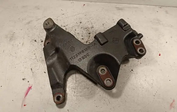 Nissan X-Trail T32 Engine mounting bracket 112319818R