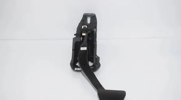BMW 2 G42 Accelerator throttle pedal 6874281 6891119 35006891119