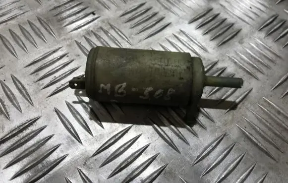 Mercedes-Benz 208 308 Windscreen/windshield washer pump