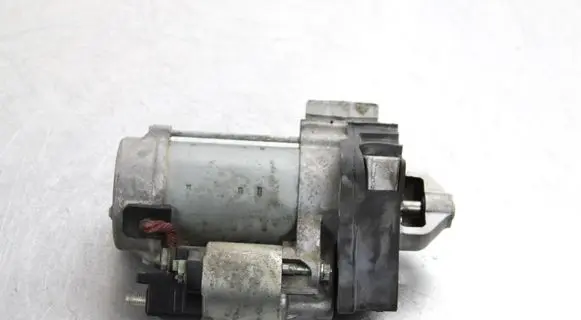 BMW 5 F10 F11 Starter motor 8570846