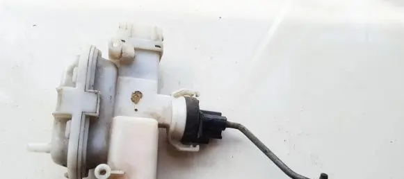 Volkswagen PASSAT B3 Central locking motor 357862153
