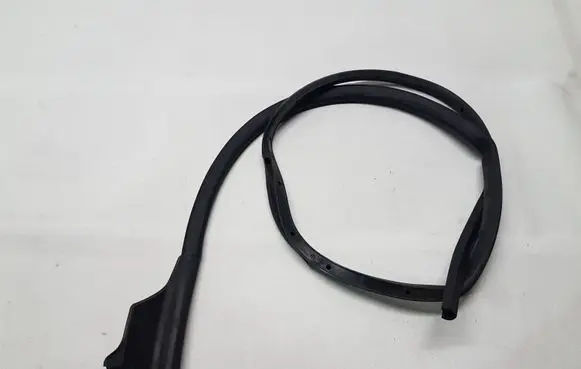 Peugeot 3008 II Rubber seal front door (on door) 9811258380