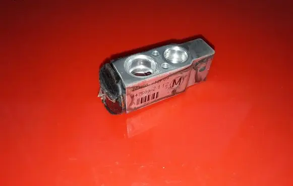 Lexus RX 300 Air conditioning (A/C) expansion valve 4475002112