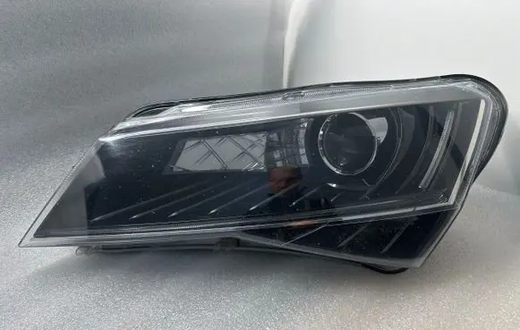 Skoda Superb B8 (3V) Headlight/headlamp 3V1941015B 1ZS01193925