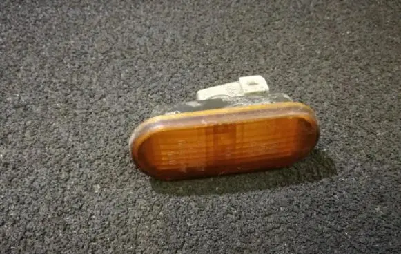 Volkswagen Golf IV Front fender indicator light 3A0949117