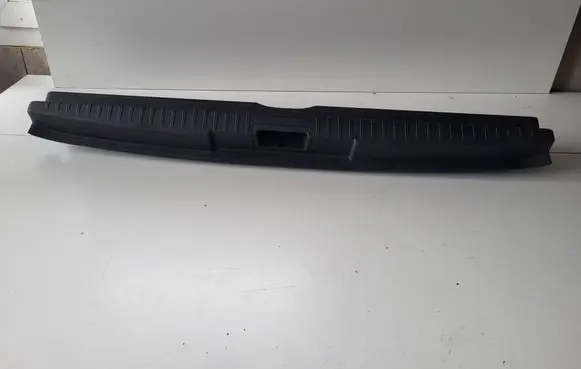 Renault Captur Tailgate/boot lid lock trim 849202411R