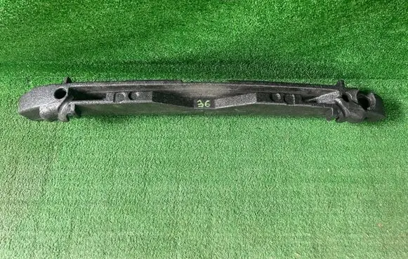 Volkswagen Golf Sportsvan Front bumper foam support bar 