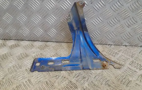 Volkswagen Caddy Fender mounting bracket 131106