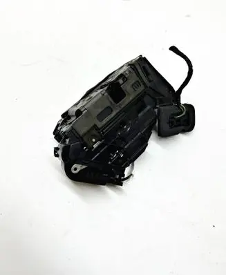 Volkswagen Polo VI Front door lock 5TC837015 A046465