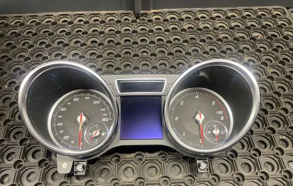 Mercedes-Benz A W176 Speedometer (instrument cluster) A1729022608 0263739329 A1669005321
