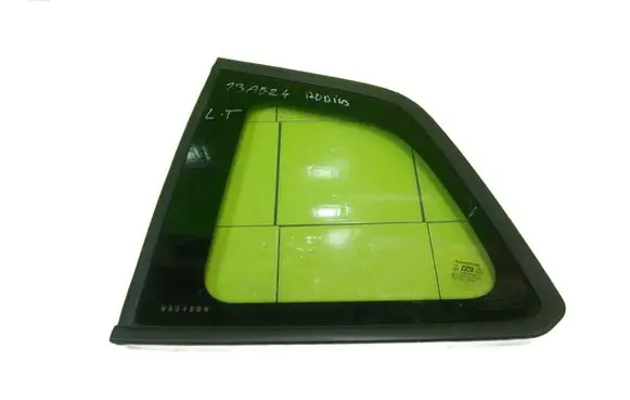SsangYong Rodius Front triangle window/glass 