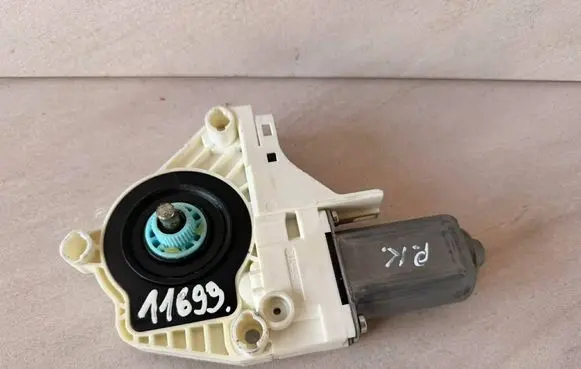 Seat Alhambra (Mk2) Front door window regulator motor 8K0959802B