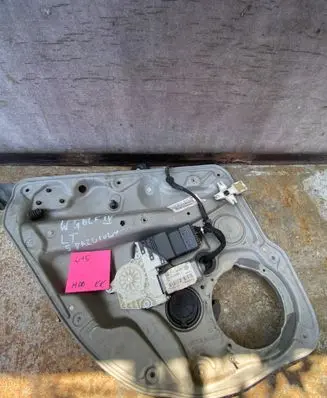 Volkswagen Golf IV Rear door window regulator motor 105475301 1J0959811A