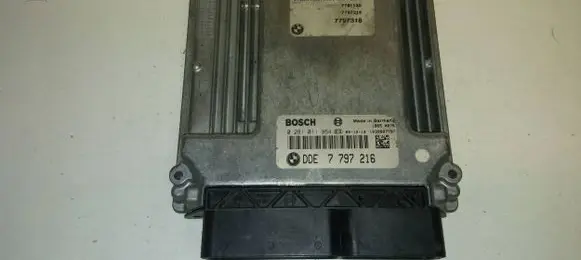 BMW 1 E81 E87 Engine control unit/module 7797216 1039S07797 0281011964