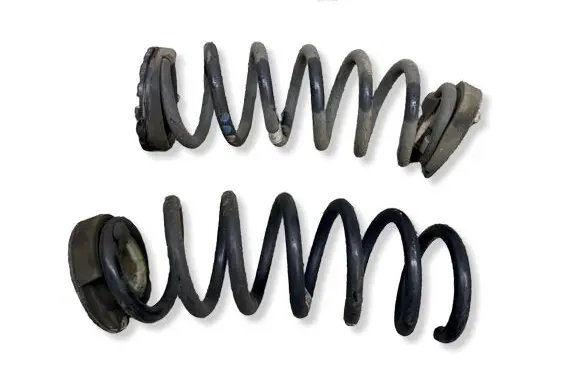 Land Rover Evoque II Rear coil spring K8D25B749FB