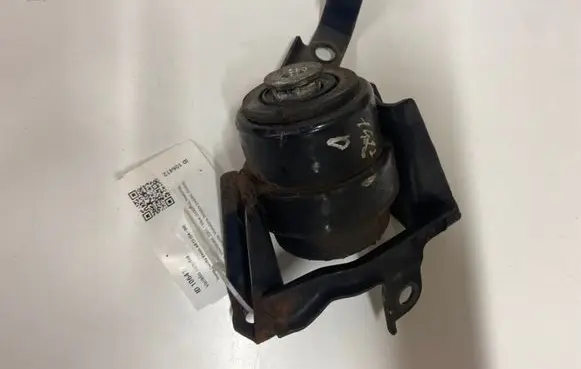 Toyota Corolla Verso AR10 Engine mount bracket