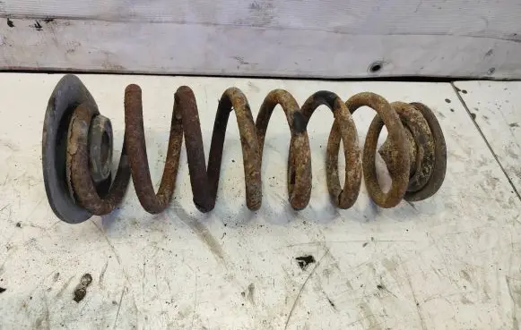 BMW 5 E39 Rear coil spring