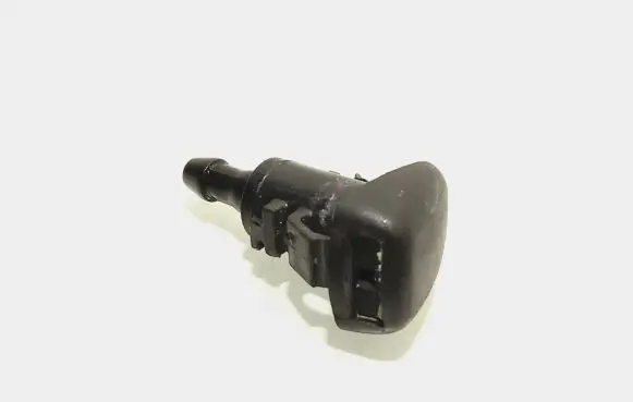 Hyundai Tucson TL Windshield washer spray nozzle 