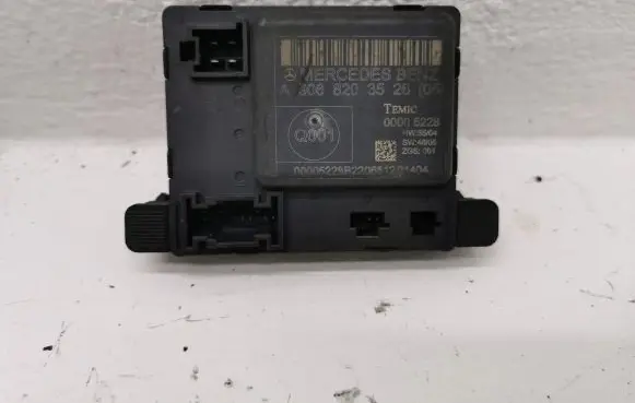 Mercedes-Benz Sprinter W906 Door central lock control unit/module 