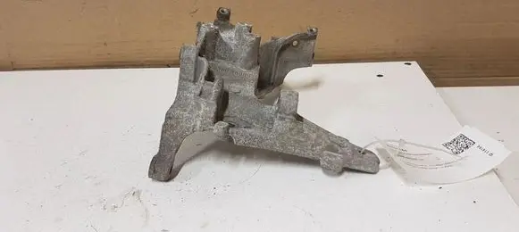 Peugeot 3008 I Generator/alternator bracket 9684613880