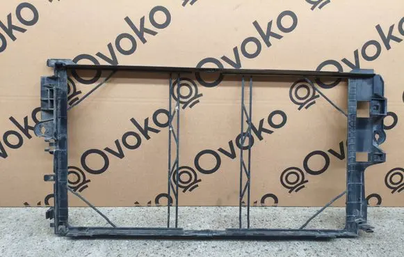 Volvo XC90 Radiator mount bracket 313387421