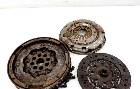 Opel Vivaro Clutch set kit 302052965R 301015679R