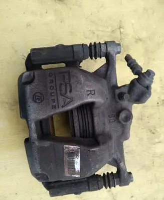 Peugeot 308 Front brake caliper 6V970E