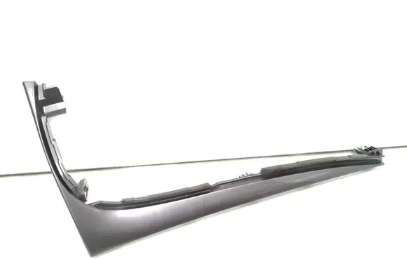 Dashboard glove box trim