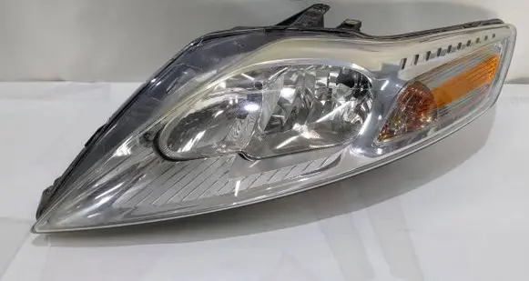 Ford Mondeo MK IV Headlight/headlamp