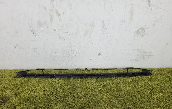 Audi A3 S3 8V Front bumper lower grill 8v5807647b
