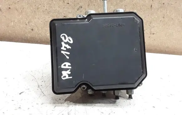 Nissan Juke I F15 ABS Pump 476601KC1B