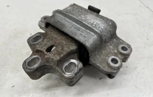 Volkswagen PASSAT CC Engine mount bracket 3C0199555AE