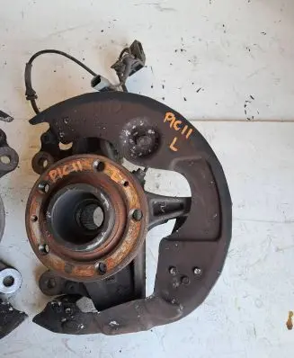 Citroen C4 Grand Picasso Front wheel hub spindle knuckle P64