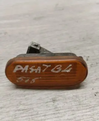 Volkswagen PASSAT B4 Front fender indicator light 858049