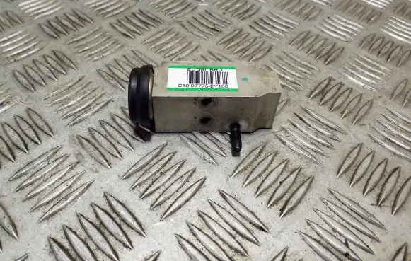 Hyundai ix35 Air conditioning (A/C) expansion valve 977752Y100